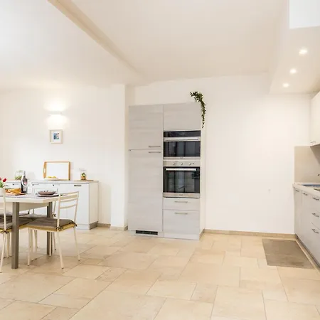 Apartment Navarra House