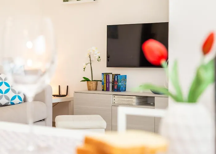 Navarra House Апартаменты